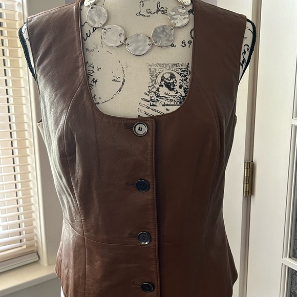 Brown Leather Top with Tailored Silhouette Sz L - Picture 1 of 5